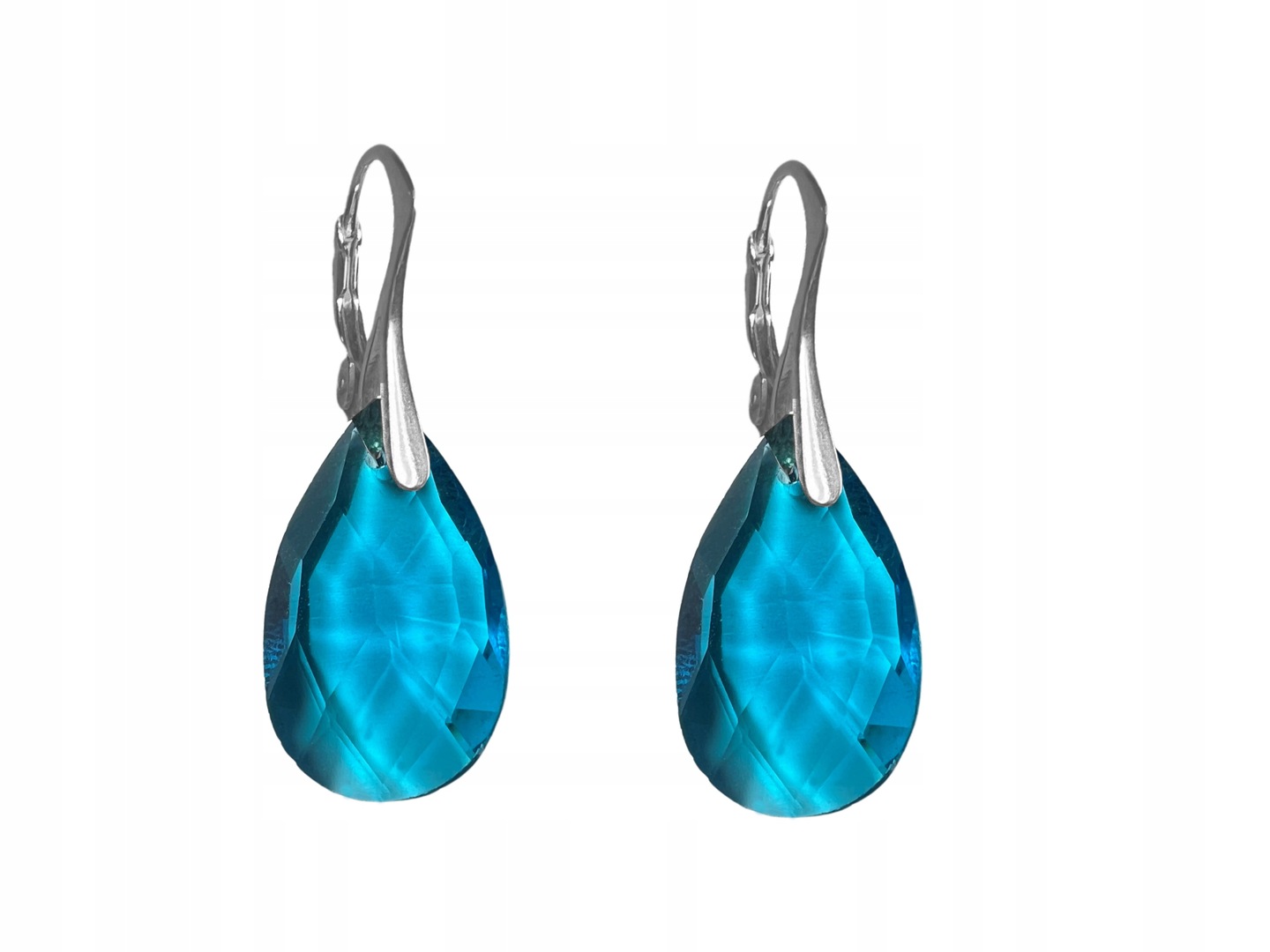 Srebrne kolczyki migdał